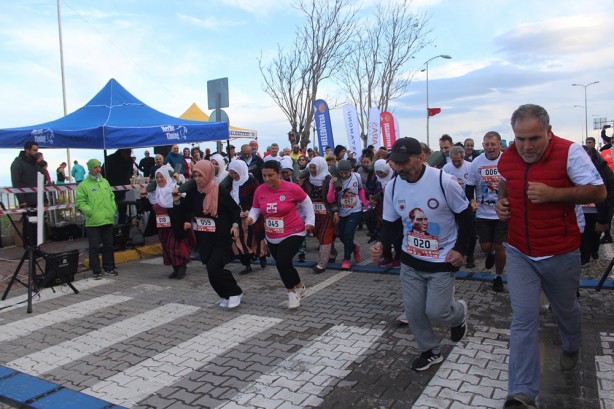 Böylesi görülmedi! Maratonu top mermileriyle koştular!