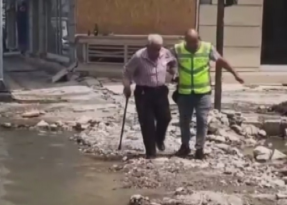 Böylesine Avrupa’da rastlanmaz! İşte böyle olur Türk polisi