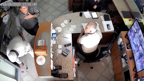 Foto - Böylesine az rastlanır! Dilenci değil sanki tiyatrocu