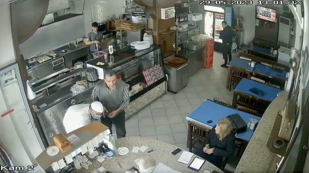 Foto - Böylesine az rastlanır! Dilenci değil sanki tiyatrocu