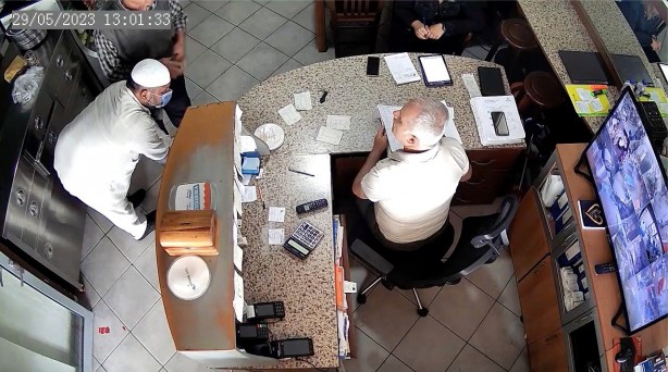 Foto - Böylesine az rastlanır! Dilenci değil sanki tiyatrocu