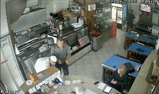 Foto - Böylesine az rastlanır! Dilenci değil sanki tiyatrocu