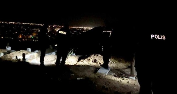 Foto - Böylesine az rastlanır! Mezarlıkta tüyler ürperten olay