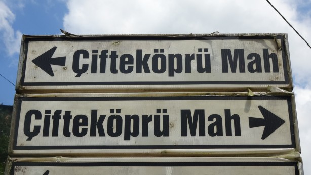 Böylesine zor rastlanır! Trabzon’da şaşkına çeviren tabela