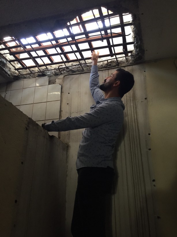 Böylesini zor duyarsınız! Dükkan sahibini bile hayran bırakan hırsız