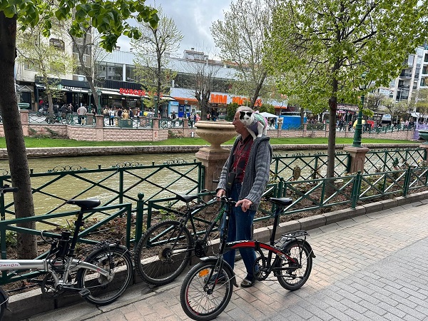 Foto - Boynunda kedisi ile Türkiye'yi dolaşıyor