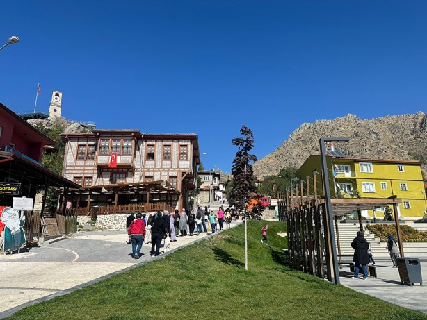 ‘Bozkırın incisi’ Sivrihisar’a ziyaretçi akını