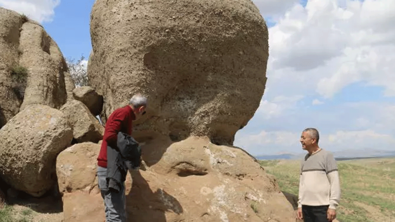 Foto - Bozkırın ortasında 5 metrelik filler! Görenler şaşırıp kalıyor!