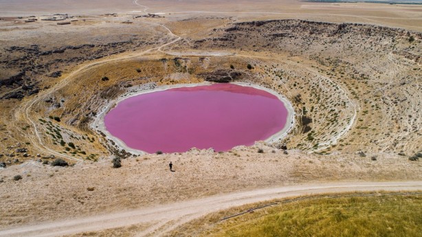 Foto - Bozkırın ortasında bir pembe göl... Nedenine şaşıracaksınız