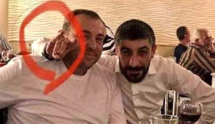 Bozkurt işareti yapan bu gizemli adam bakın kimmiş! Ortalık fena karıştı