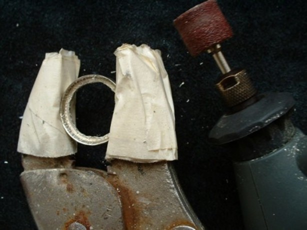 Foto - Bozuk parayla yüzük nasıl yapılır?