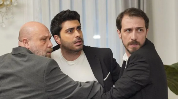 Bozuk saat doğruyu gösterdi! Ahlaksız sahneleriyle gündeme gelen Kızılcık Şerbeti'nde olay anlar