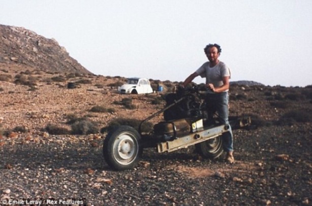 Foto - Bozulan aracını motosiklete dönüştürerek ölmekten kurtuldu