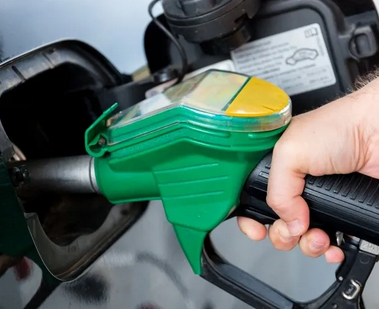 Foto - Brent petrol LPG, motorin, benzin! Akaryakıtta tabela! İndirim üstüne motorine zam geliyor: Akaryakıt istasyonlarında kuyruk oldu