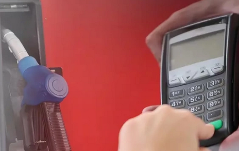 Foto - Brent petrol LPG, motorin, benzin! Akaryakıtta tabela! İndirim üstüne motorine zam geliyor: Akaryakıt istasyonlarında kuyruk oldu