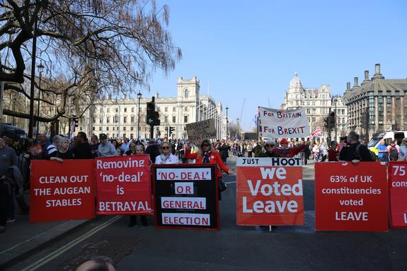 Foto - Brexit Avrupa'yı karıştırdı! Sokaklar savaş alanına döndü