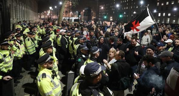 Foto - Brexit Avrupa'yı karıştırdı! Sokaklar savaş alanına döndü