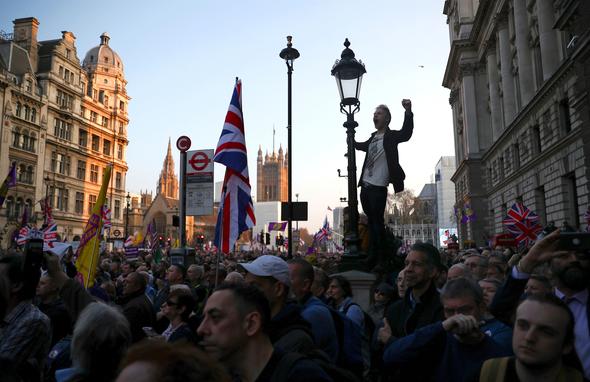 Foto - Brexit Avrupa'yı karıştırdı! Sokaklar savaş alanına döndü