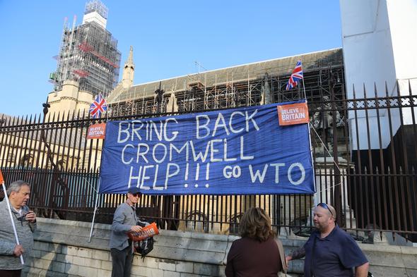 Foto - Brexit Avrupa'yı karıştırdı! Sokaklar savaş alanına döndü