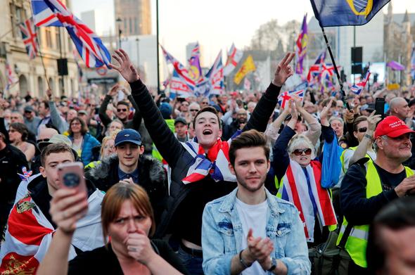Foto - Brexit Avrupa'yı karıştırdı! Sokaklar savaş alanına döndü