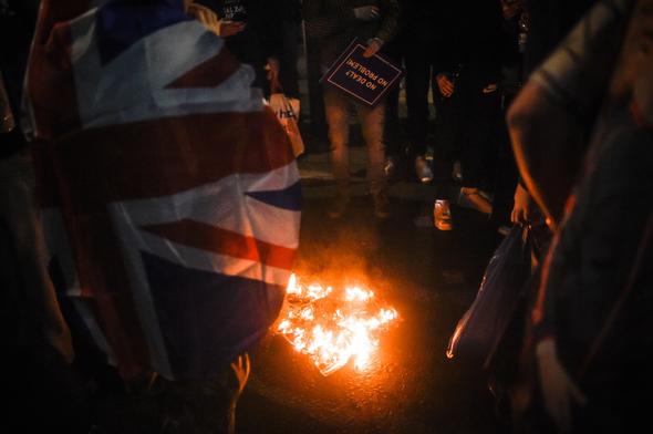 Foto - Brexit Avrupa'yı karıştırdı! Sokaklar savaş alanına döndü