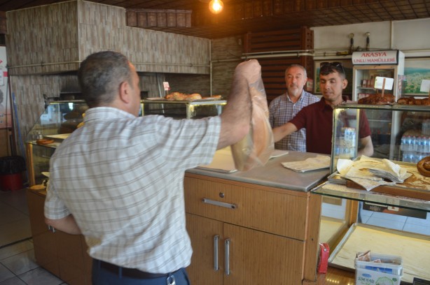 Foto - Bu adam 100 lira getirene 105 lira, 200 lira getirene 210 lira veriyor! İşte sebebi...