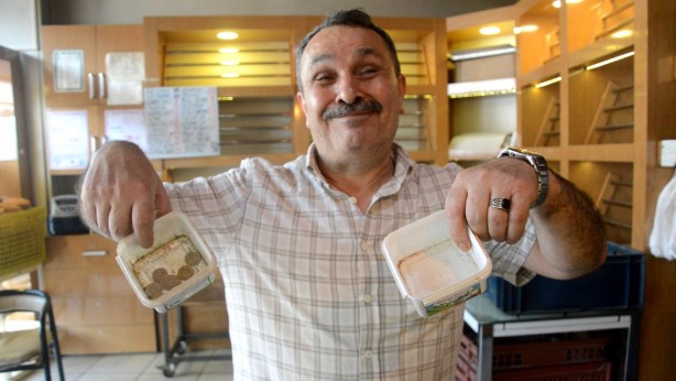 Bu adam 100 lira getirene 105 lira, 200 lira getirene 210 lira veriyor! İşte sebebi...