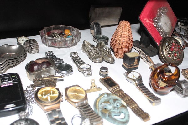 Foto - Bu adam 50 yıldır her şeyi saklıyor!