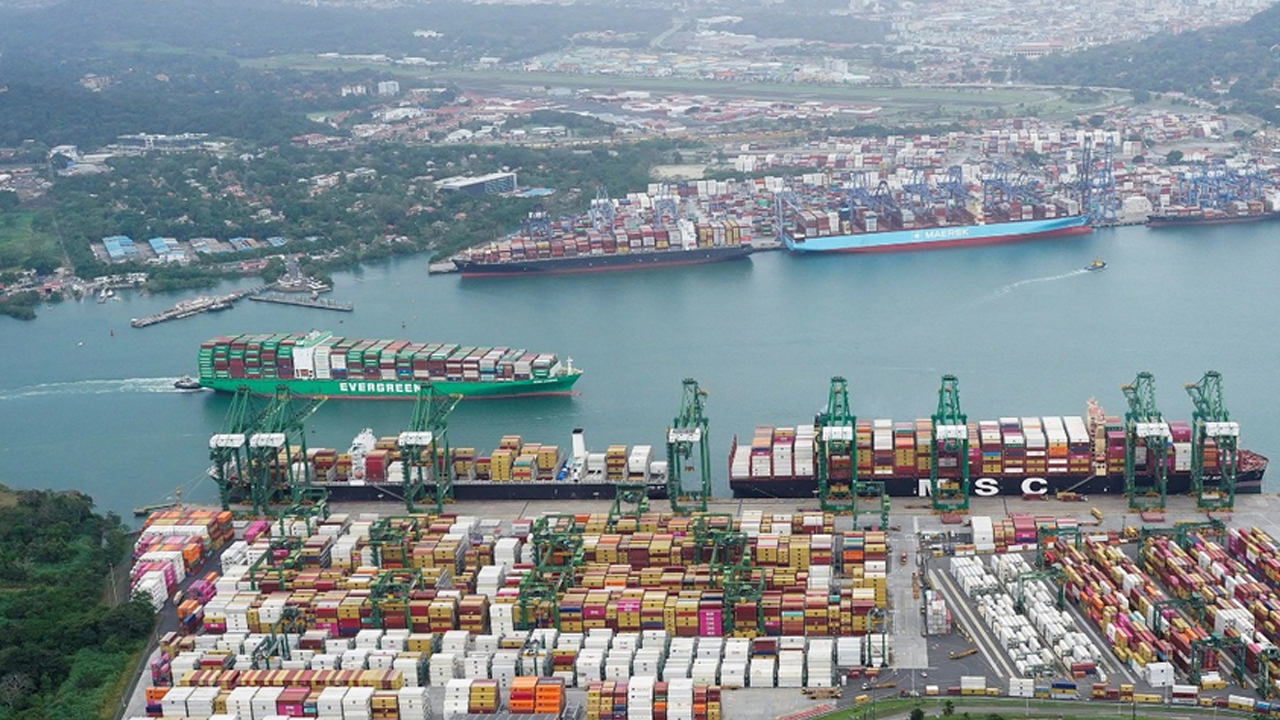 Foto - Bu adamın şakası yok.. Siyon eşşeklerini de diz çöktürdü.. Çok konuşulacak karar!