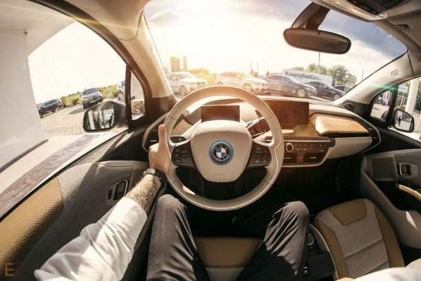 Foto - Bu adamın yerinde olmak isteyeceksiniz! Çünkü...