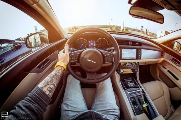 Foto - Bu adamın yerinde olmak isteyeceksiniz! Çünkü...