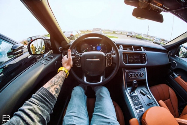 Foto - Bu adamın yerinde olmak isteyeceksiniz! Çünkü...