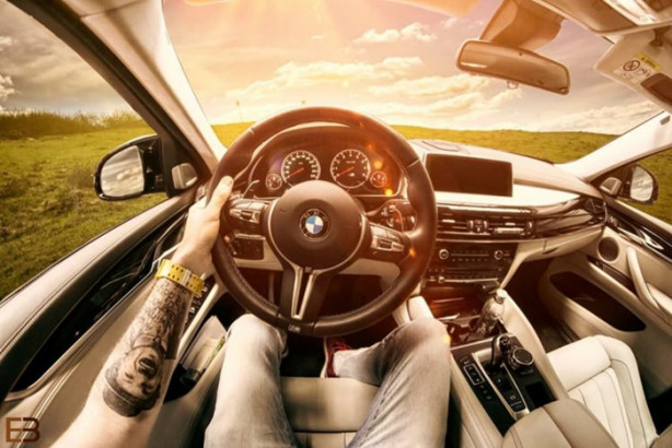 Foto - Bu adamın yerinde olmak isteyeceksiniz! Çünkü...