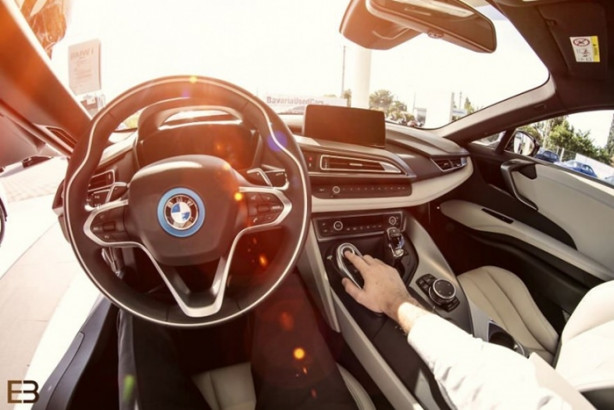 Foto - Bu adamın yerinde olmak isteyeceksiniz! Çünkü...