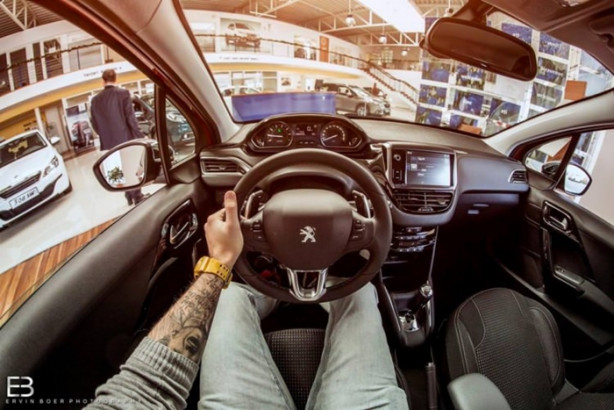 Foto - Bu adamın yerinde olmak isteyeceksiniz! Çünkü...