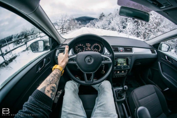 Foto - Bu adamın yerinde olmak isteyeceksiniz! Çünkü...