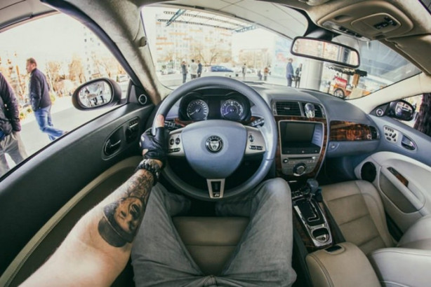 Foto - Bu adamın yerinde olmak isteyeceksiniz! Çünkü...