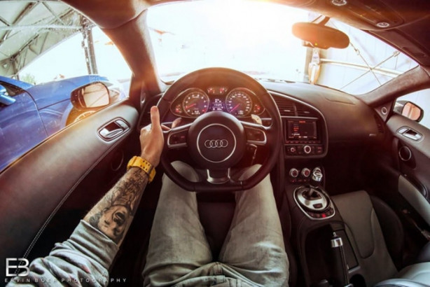 Foto - Bu adamın yerinde olmak isteyeceksiniz! Çünkü...