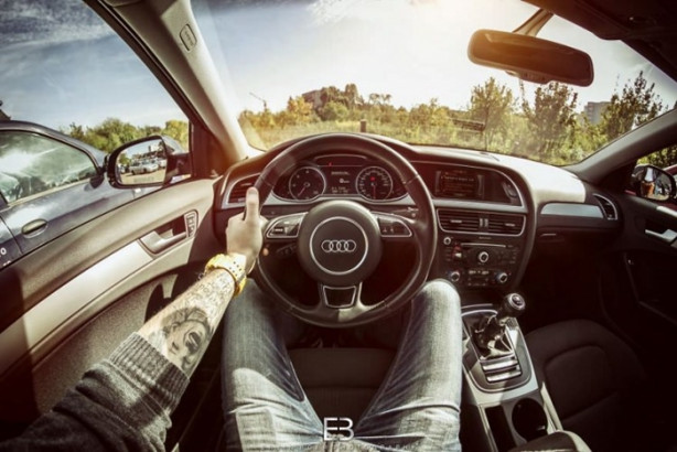 Foto - Bu adamın yerinde olmak isteyeceksiniz! Çünkü...