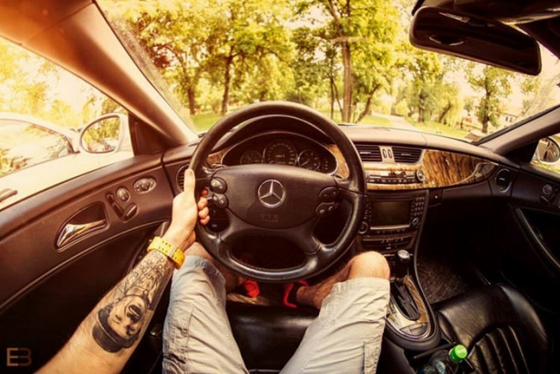 Foto - Bu adamın yerinde olmak isteyeceksiniz! Çünkü...