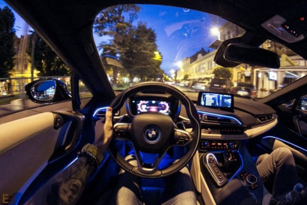 Foto - Bu adamın yerinde olmak isteyeceksiniz! Çünkü...