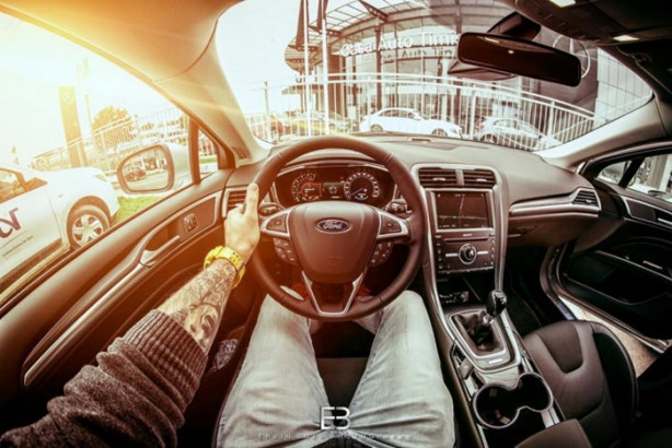 Foto - Bu adamın yerinde olmak isteyeceksiniz! Çünkü...