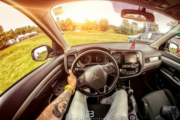 Foto - Bu adamın yerinde olmak isteyeceksiniz! Çünkü...