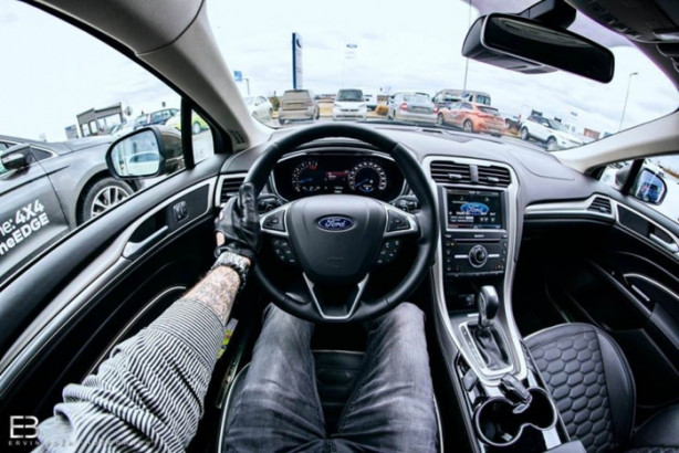 Foto - Bu adamın yerinde olmak isteyeceksiniz! Çünkü...