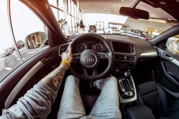 Foto - Bu adamın yerinde olmak isteyeceksiniz! Çünkü...