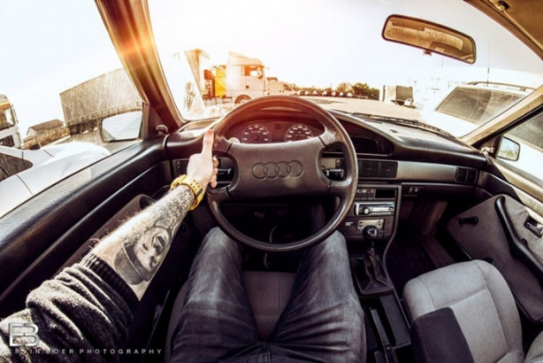 Foto - Bu adamın yerinde olmak isteyeceksiniz! Çünkü...