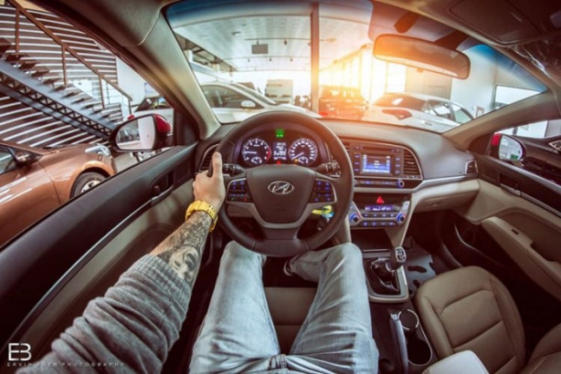 Foto - Bu adamın yerinde olmak isteyeceksiniz! Çünkü...