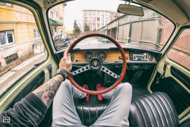 Foto - Bu adamın yerinde olmak isteyeceksiniz! Çünkü...