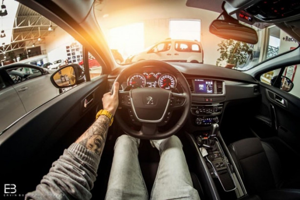 Foto - Bu adamın yerinde olmak isteyeceksiniz! Çünkü...