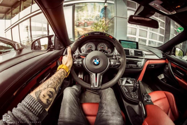 Foto - Bu adamın yerinde olmak isteyeceksiniz! Çünkü...